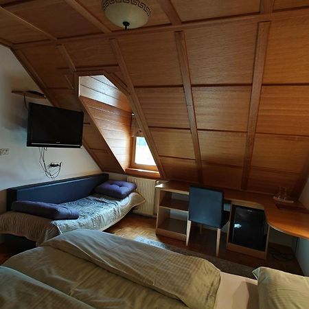 Guesthouse Pri Zalogarju ゴレンスカ地方 エクステリア 写真