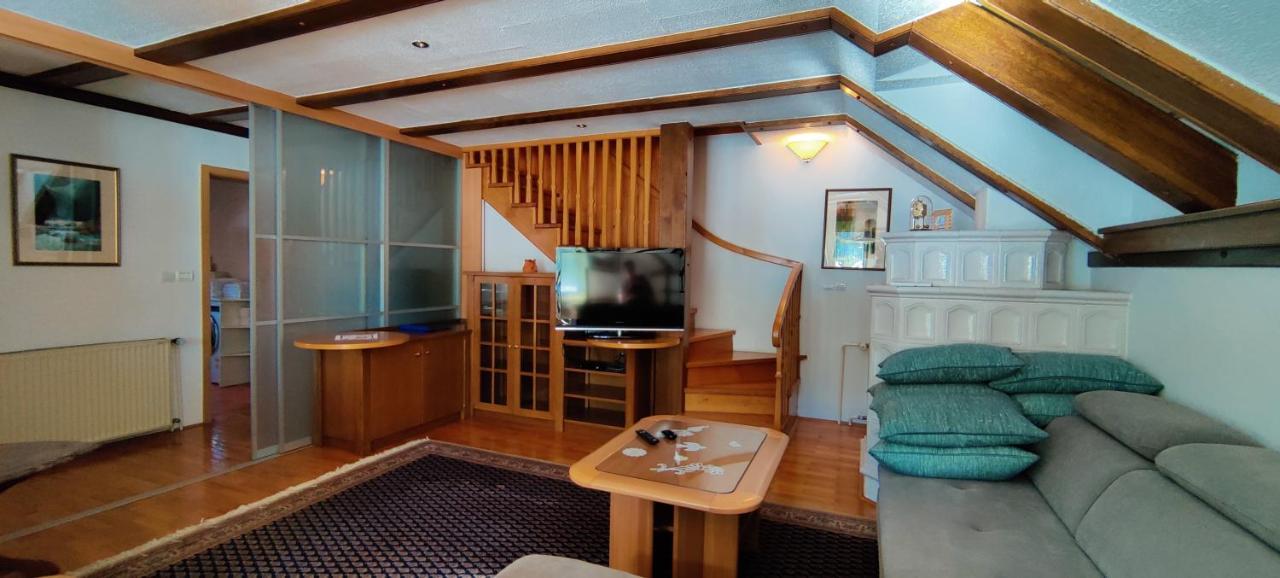 Guesthouse Pri Zalogarju ゴレンスカ地方 エクステリア 写真