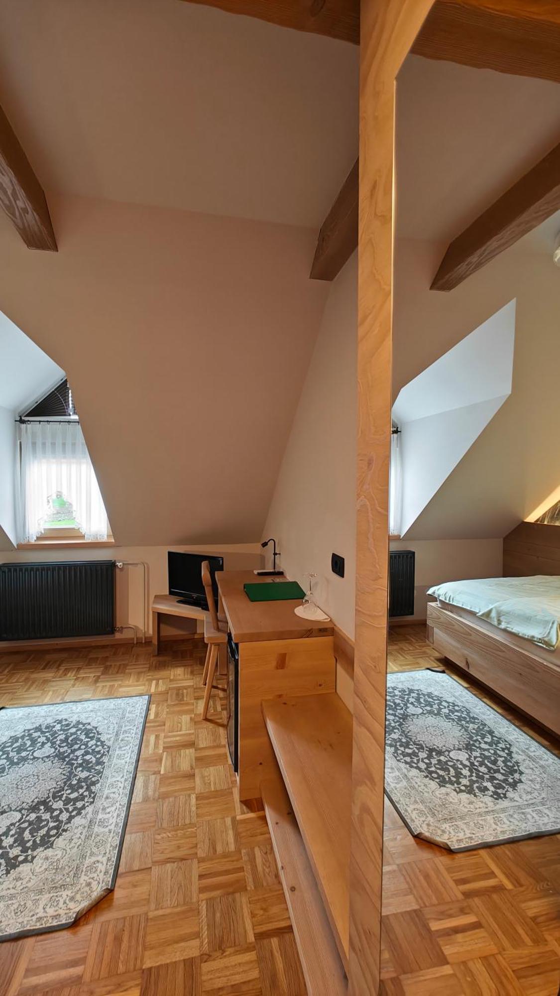Guesthouse Pri Zalogarju ゴレンスカ地方 エクステリア 写真