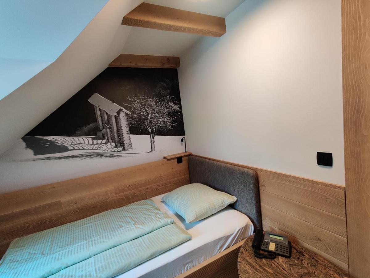 Guesthouse Pri Zalogarju ゴレンスカ地方 エクステリア 写真